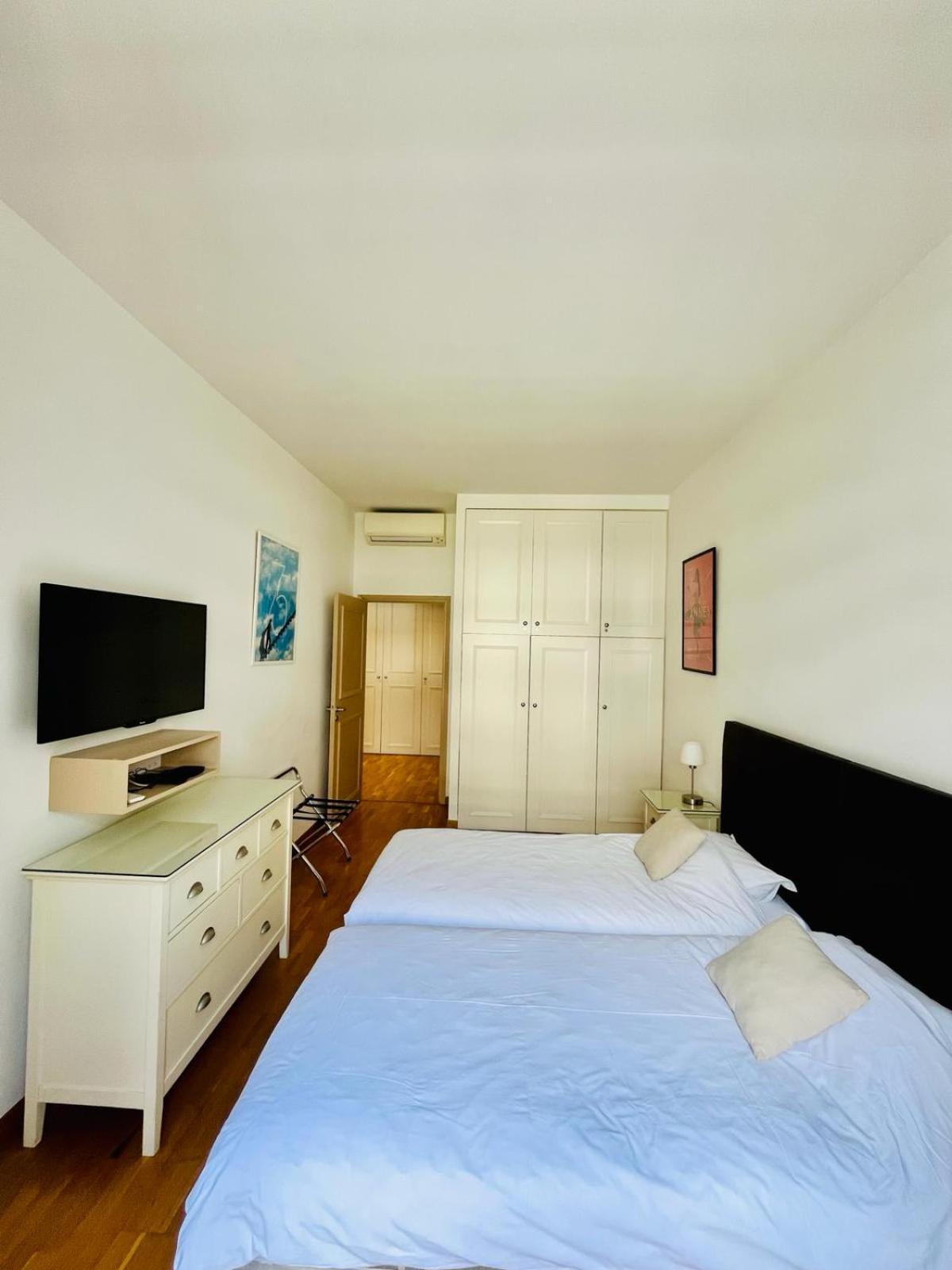 Apartment Golden Triangle 2br/2ba