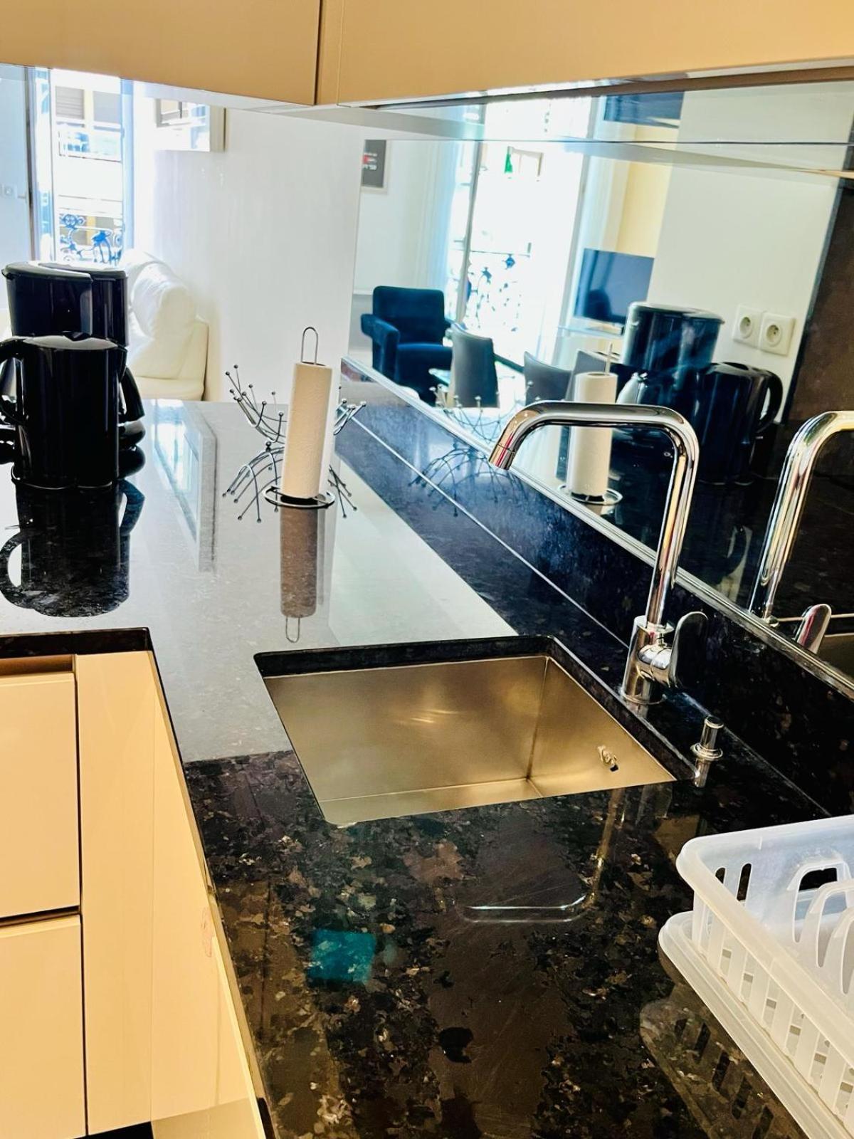Apartment Golden Triangle 2br/2ba *