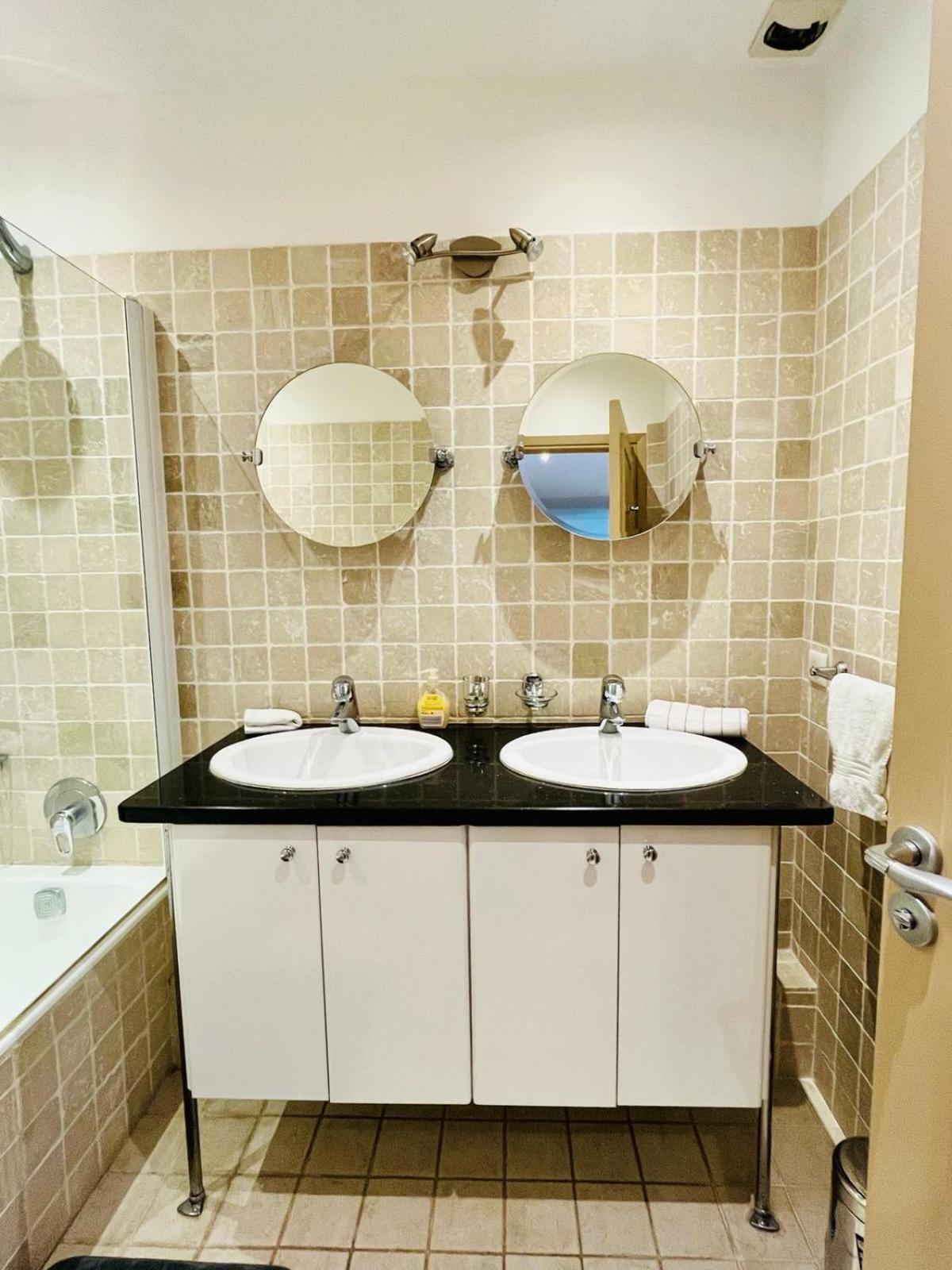 Golden Triangle 2br/2ba Apartment *